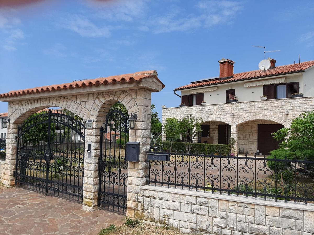 Apartments Mihael And Melani Poreč Exterior foto